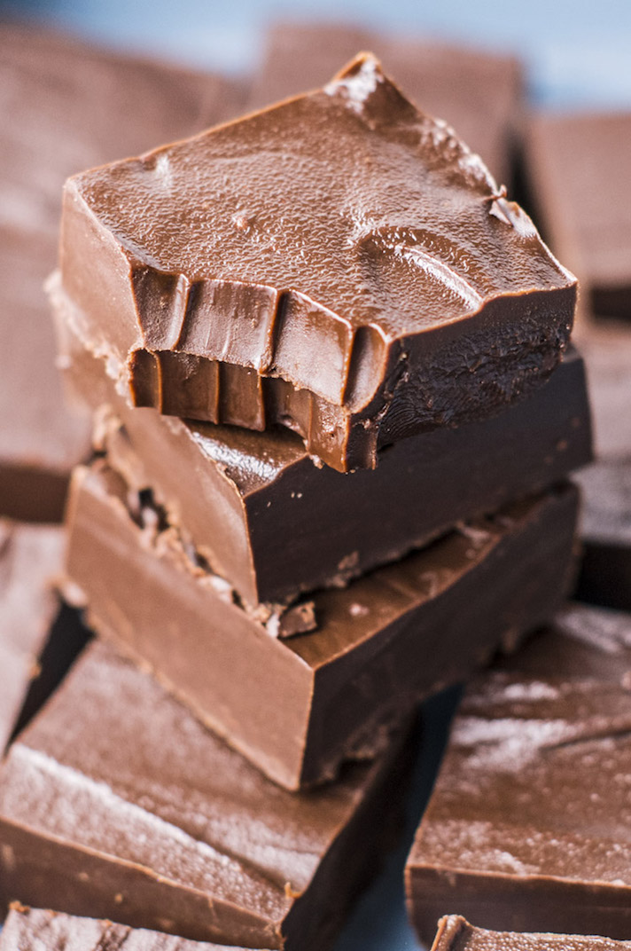 STYLECASTER | 17 Slow-Cooker Snacks That Really Speak To Your PMS Cravings | Fudge