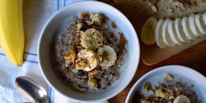 STYLECASTER | 16 Post-Workout Slow-Cooker Recipes That'll Make You Feel Great | Banana Bread Oatmeal