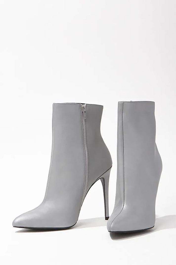 STYLECASTER | 11 Budget-Friendly Winter Outfits That Are Equal Parts Cute and Cozy