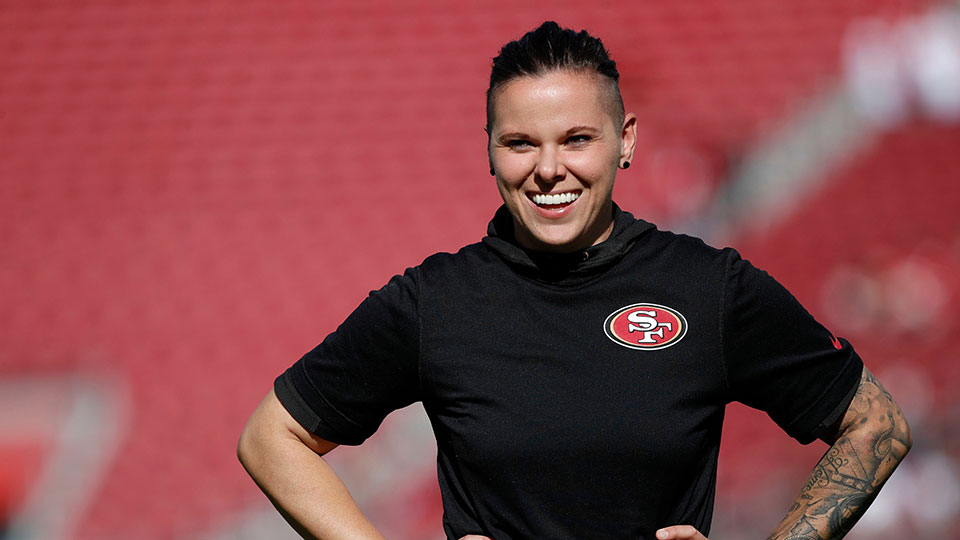 Katie-Sowers-Gay-Super-Bowl-Coach
