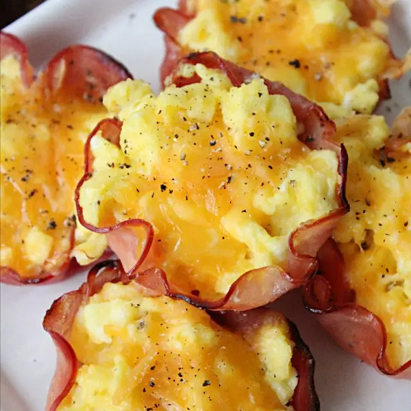 STYLECASTER | Easy Keto Recipes | ham and egg cups