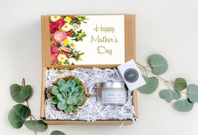 STYLECASTER | Mother's Day gift guide Etsy