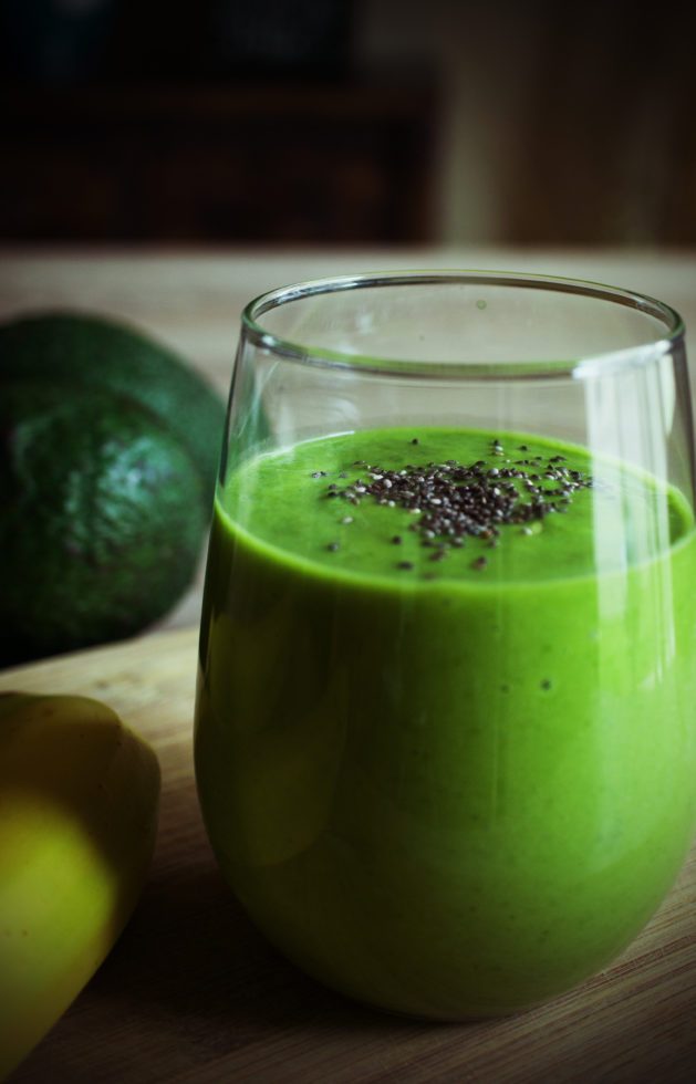 STYLECASTER | energizing smoothie recipe | green morning smoothie 