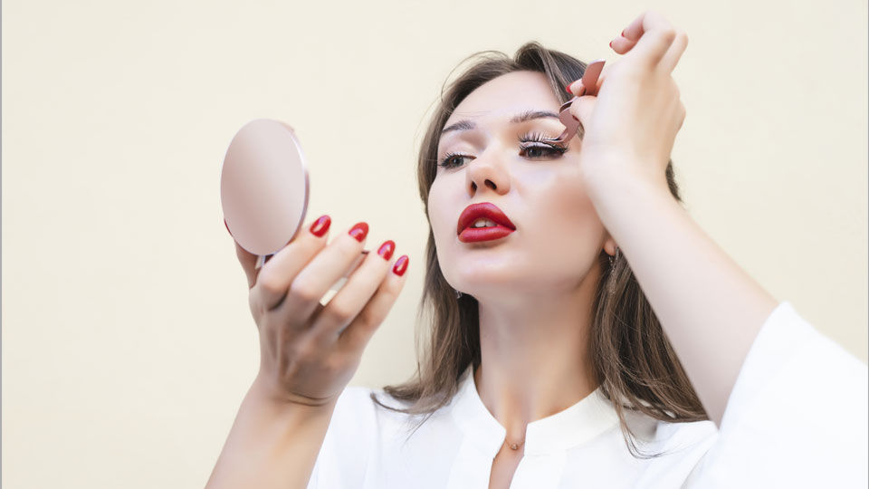 STYLECASTER | Best false lashes beginners