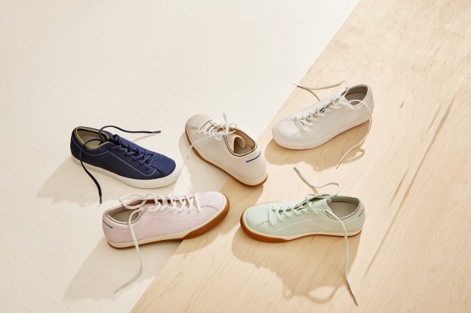 STYLECASTER | Rothy's The Lace Up Sneaker Review