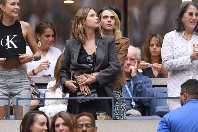 Cara Delevingne, Ashley Benson