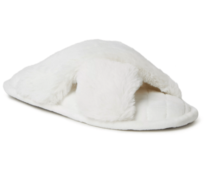 STYLECASTER | Hailey Bieber fuzzy slippers