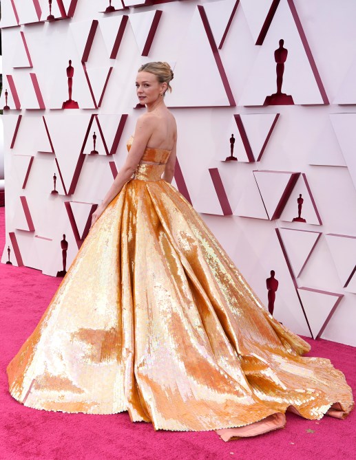 STYLECASTER | Oscars Gold Dress Trend