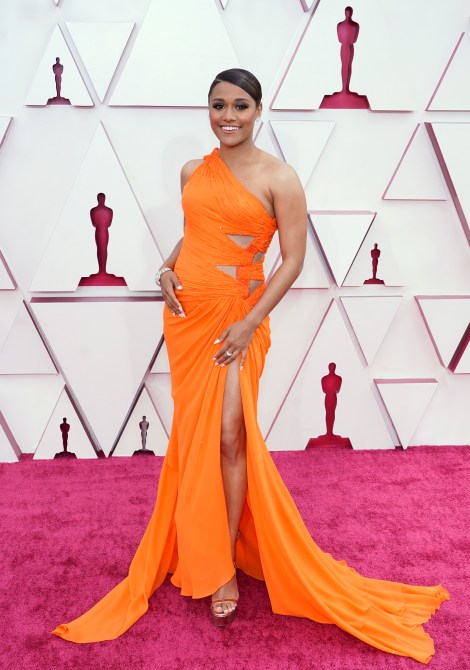 STYLECASTER | Oscars Fashion 2021