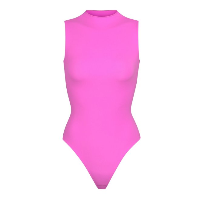 STYLECASTER | Skims Fits Everybody Neon