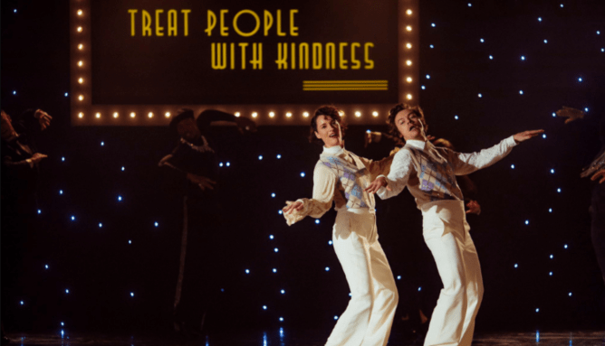 STYLECASTER | Halloween Costume Trends