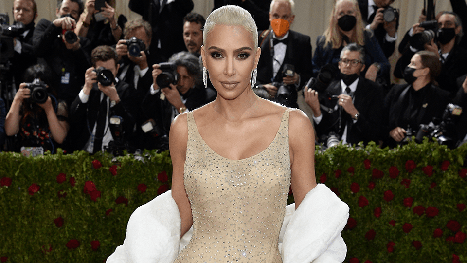 STYLECASTER | Kim Kardashian Met Gala Look 2022