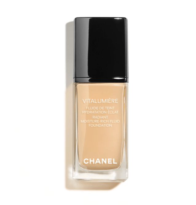 Chanel Vitalumière Foundation