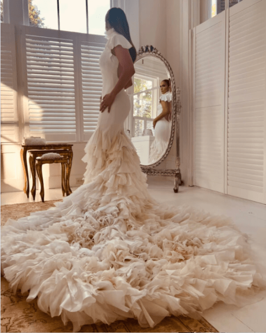 STYLECASTER | Jennifer Lopez Wedding Dress Cost 