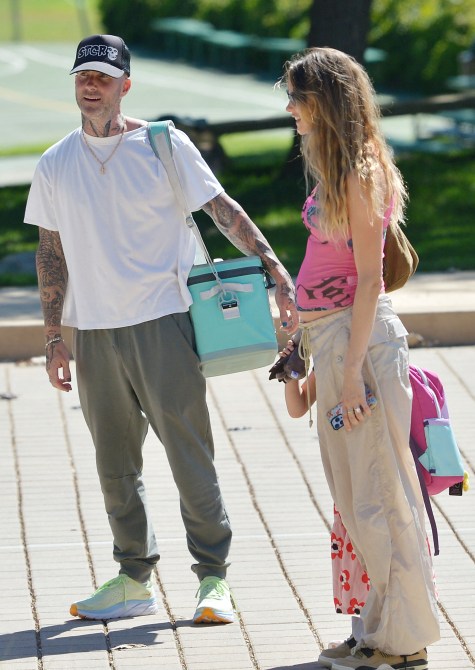 Adam Levine, Behati Prinsloo