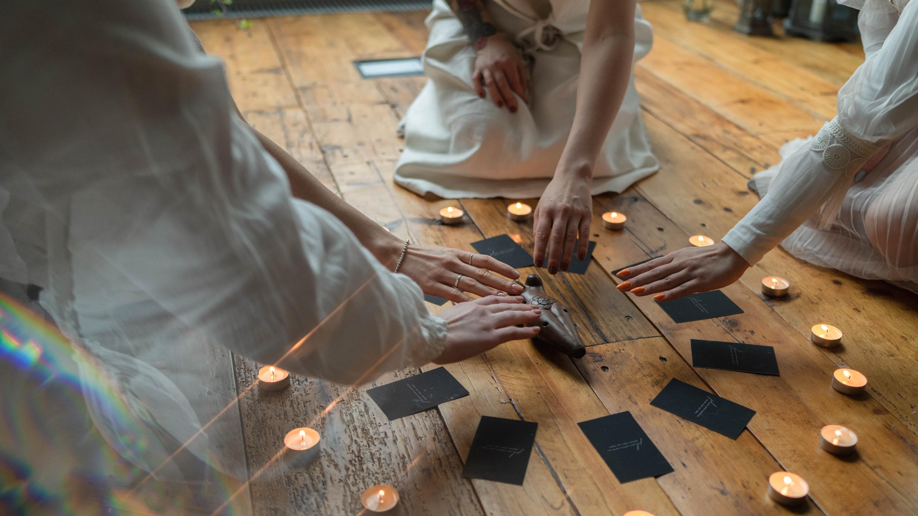 StyleCaster | Weekly Tarot Horoscope