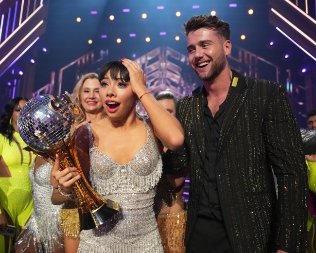 Who won Dancing With the Stars season 32?