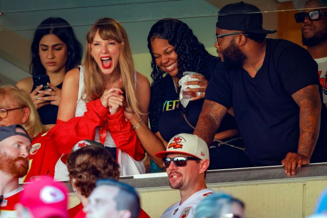 Taylor Swift at Chiefs vs Bears