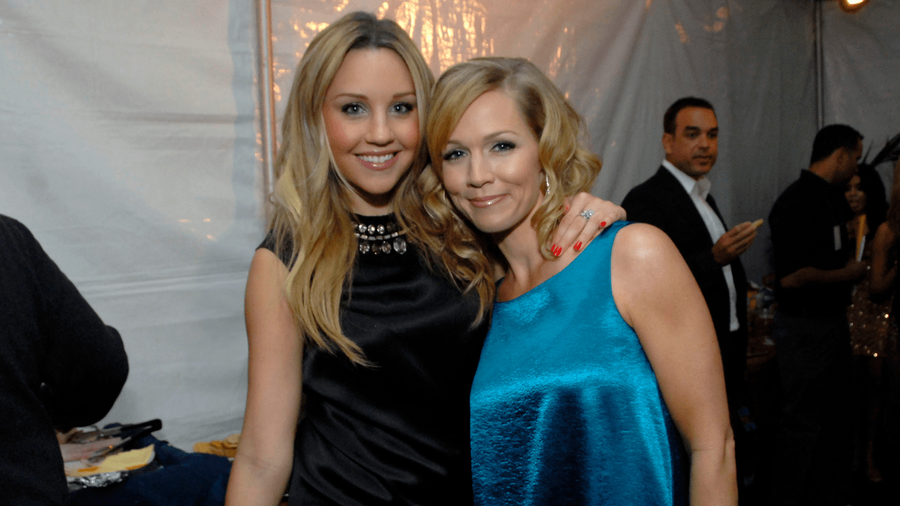 Jennie Garth's Blunt Response To Working With Amanda Bynes & The Quiet On Set Allegations