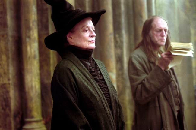 HARRY POTTER AND THE PRISONER OF AZKABAN, Maggie Smith (foreground), 2004, (c)