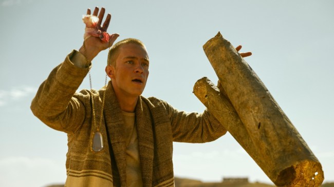 Drew Starkey in Outer Banks