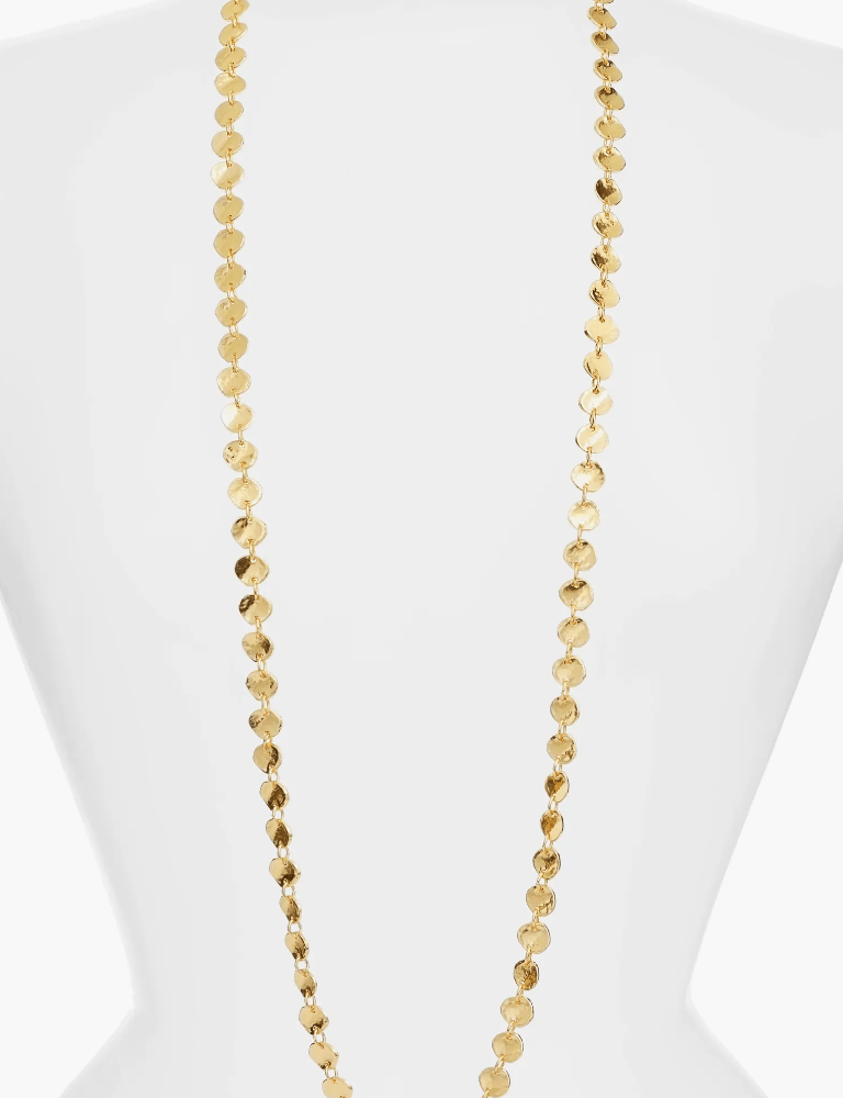Necklace Trends 2025: Chunky Chains, Pearls, & More