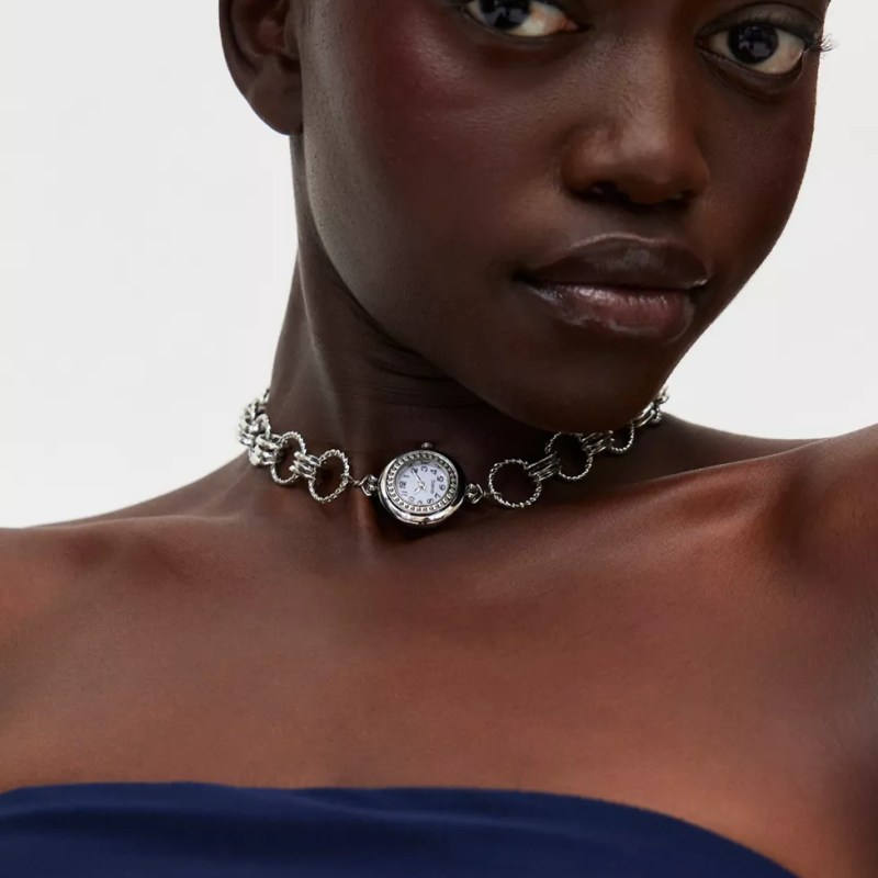 Necklace Trends 2025: Chunky Chains, Pearls, & More