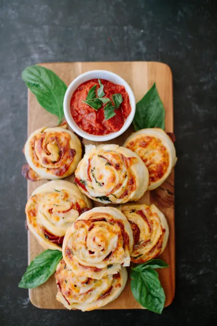 Gourmet pizza rolls