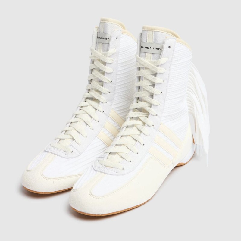 8 Best Jeans to Wear With Boots in 2025