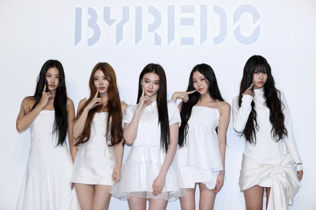 SEOUL, SOUTH KOREA - MARCH 26: Gawon, Anna, Ella, Narin and Sooin of girl group MEOVV are seen at the BYREDO "Page Blanche Seoul" pop-up store opening at XYZ Seoul on March 26, 2025 in Seoul, South Korea.