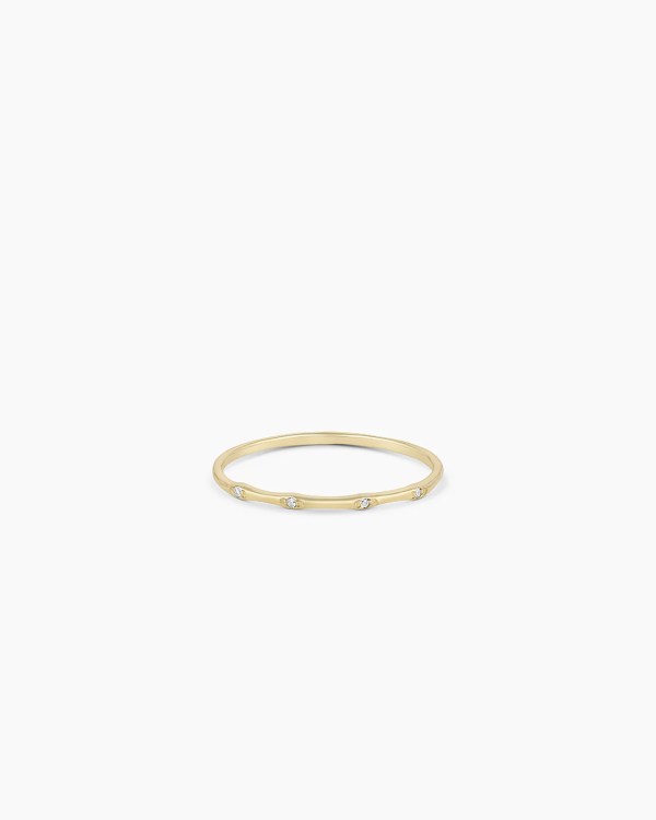 10 Cheap Women's Wedding Bands That Still Look Ultra-Luxe 2026