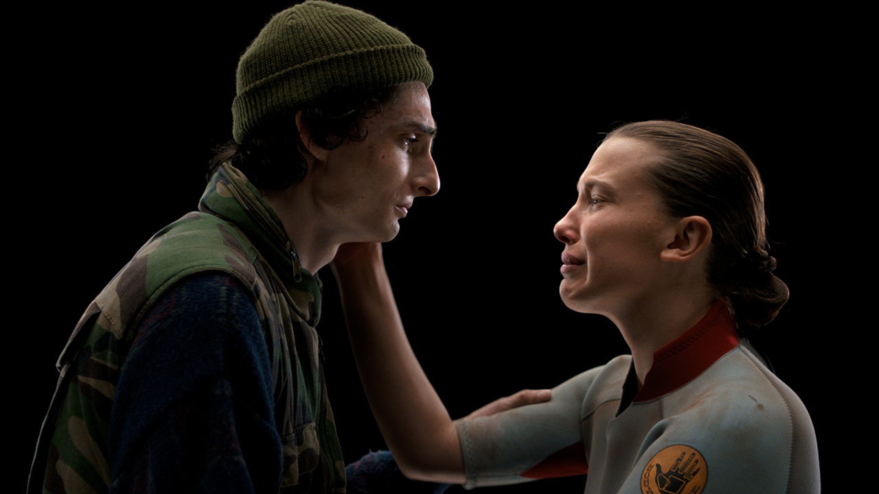 TRANGER THINGS: SEASON 5. (L to R) Finn Wolfhard as Mike Wheeler and Millie Bobby Brown as Eleven in Stranger Things: Season 5