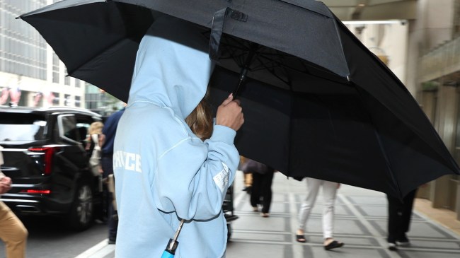 Sydney Sweeney is seen arriving on the set of "The Devil Wears Prada 2" on August 06, 2025 in New York City.